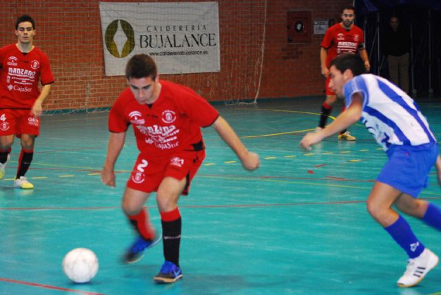 El Bujalance quiso, pero no pudo poner frente a las cuerdas al líder. 4-7 - 4, Foto 4