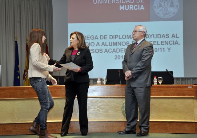 La Universidad de Murcia reconoce a sus alumnos de excelencia académica - 3, Foto 3