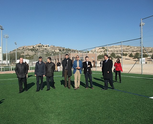 Cruz inaugura en Yecla un nuevo campo de fútbol basado en la eficiencia y la sostenibilidad - 2, Foto 2