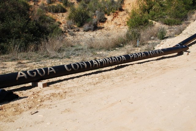 Presentan mociones en los ayuntamientos de la región contra el paso de dos oleoductos bajo las aguas del Cenajo - 2, Foto 2