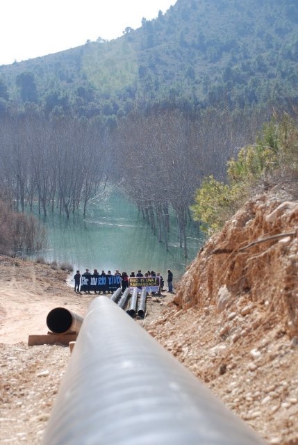 Presentan mociones en los ayuntamientos de la región contra el paso de dos oleoductos bajo las aguas del Cenajo - 3, Foto 3