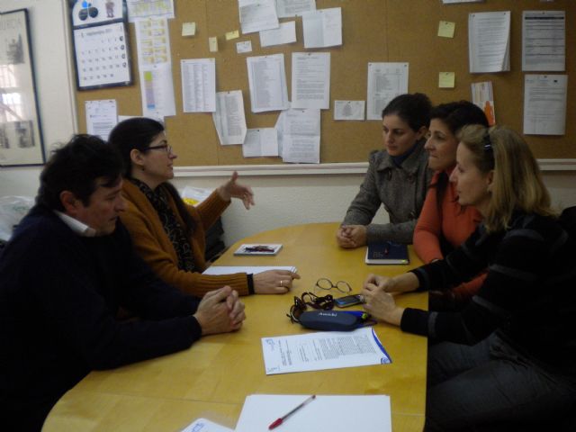 Primera toma de contacto para la puesta en marcha del proyecto Seguimiento y control del absentismo y del abandono escolar - 1, Foto 1