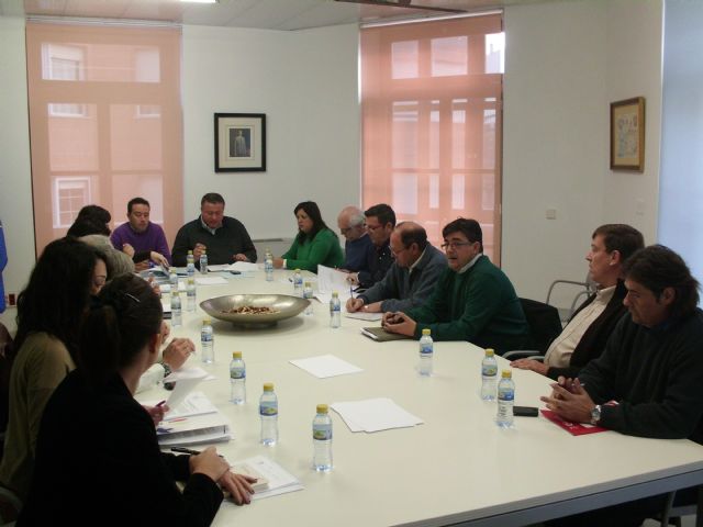 La mesa local de turismo y comercio presenta sus propuestas - 1, Foto 1