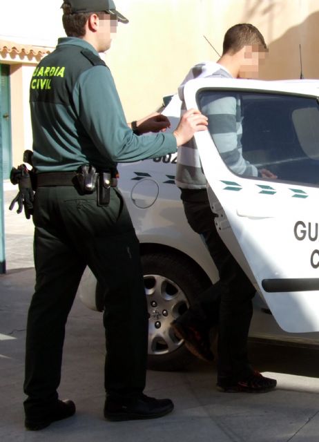 La Guardia Civil detiene a una persona dedicada a cometer robos con violencia en Murcia - 1, Foto 1
