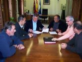 El Ayuntamiento y la Asociacin de Agricultores y Ganaderos del Campo de guilas firman un convenio de colaboracin para el fomento y apoyo al sector