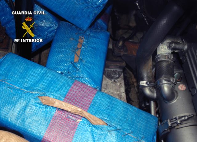 El SIVE de la Guardia Civil frustra la introducción a través del litoral murciano de más de 2,5 toneladas de hachís - 1, Foto 1