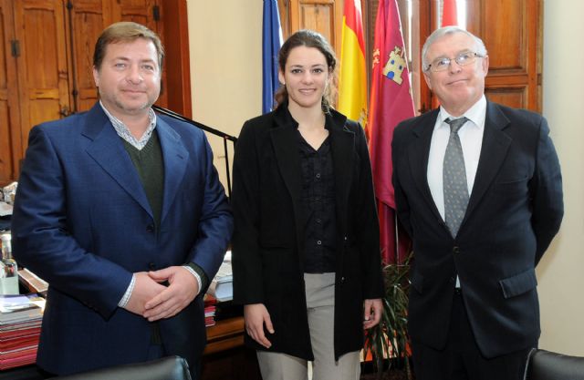 La murciana Lucía López intentará coronar el Everest - 1, Foto 1