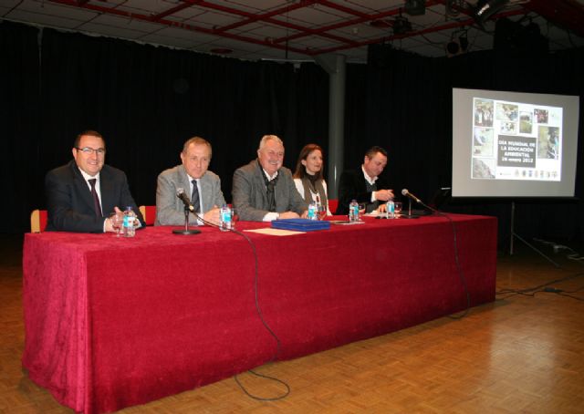 Los participantes en la campaña 'Verde, que te quiero, Vía Verde' reciben sus diplomas - 3, Foto 3