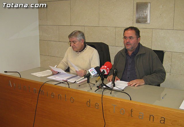 Rueda de prensa IU-verdes. Valoración pleno ordinario enero 2012, Foto 1