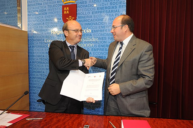 La Comunidad firma con Puerto Lumbreras el primer acuerdo para reducir trámites administrativos y crear empresas en 24 horas - 1, Foto 1