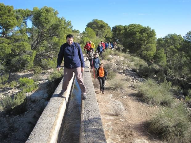 Senderistas se adentran en el corazón del Parque Regional de Sierra Espuña en la última ruta organizada por la concejalía de Deportes - 2, Foto 2
