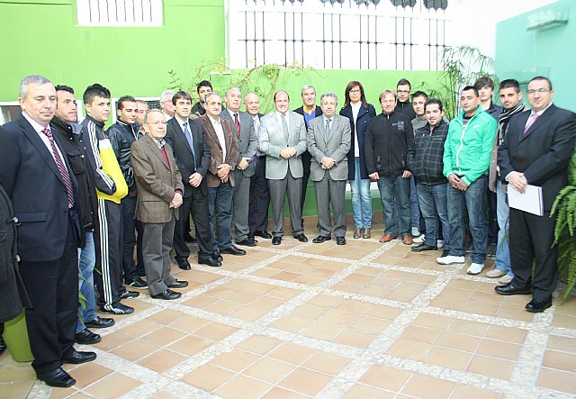 Cerdá destaca la formación en los jóvenes agricultores como herramienta útil en la gestión eficaz de las explotaciones agrarias - 1, Foto 1