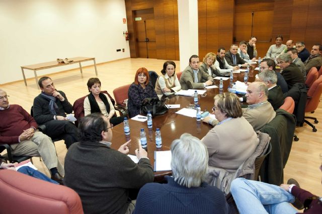 El equipo de gobierno y los representantes vecinales aúnan esfuerzos - 3, Foto 3