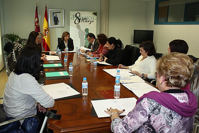 La Consejería de Sanidad y Política Social constituye el jurado de los ´Premios 8 de marzo´ - 1, Foto 1