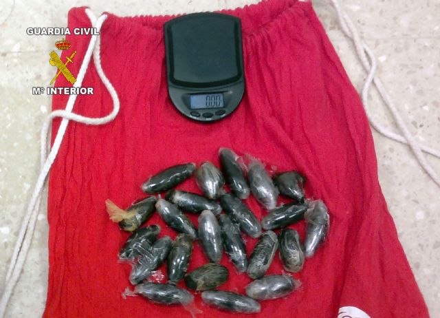 La Guardia Civil y Policía Local de Cehegín desmantelan un punto de venta de hachís - 2, Foto 2