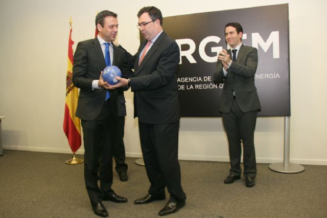 El Alcalde recoge el Premio de la Energía que reconoce a Yecla como Municipio Sostenible - 1, Foto 1