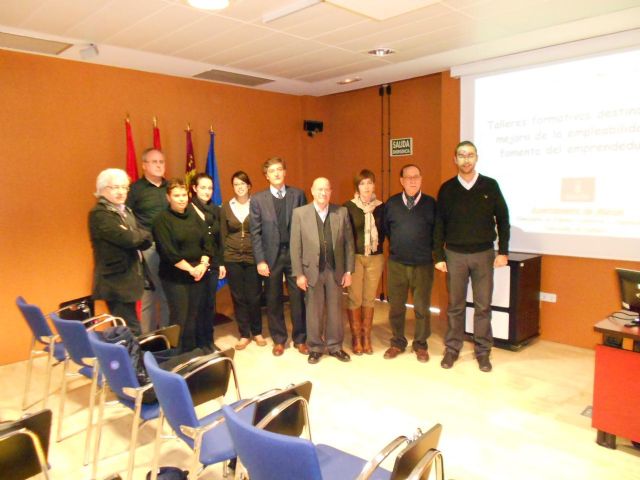 En marcha unos talleres en pedanías para que los ciudadanos se adapten a las necesidades del mercado y puedan desarrollar sus iniciativas empresariales - 1, Foto 1