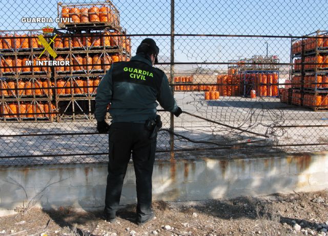 La Guardia Civil desarticula en Águilas y Jumilla dos grupos delictivos dedicados a la comisión de robos - 3, Foto 3
