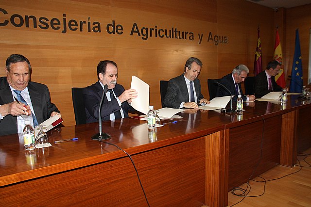 Agricultura y entidades bancarias mantienen su apoyo al Plan de Sanidad Animal con la financiación al sector de indemnizaciones por sacrificio - 1, Foto 1