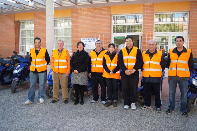 Trabajadores del Centro Especial de Empleo-CEDETO realizan un curso de formación sobre mecánica básica para motocicletas, Foto 2