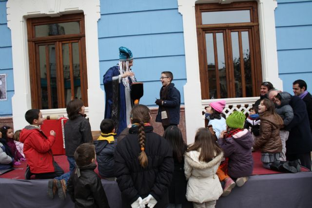 Numerosa participación en el mercadillo de El Zacatín a pesar de las bajas temperaturas - 1, Foto 1