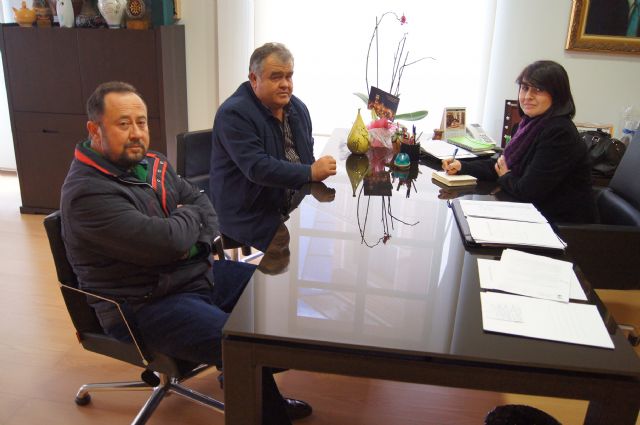 La alcaldesa y el presidente de la Comunidad de Regantes se reúnen para fijar líneas comunes de trabajo, Foto 1
