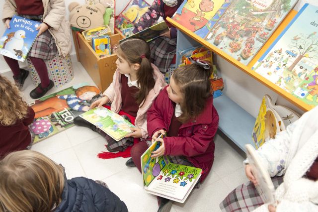 Personajes de cuentos infantiles atraen a los niños de Santa Ana al nuevo local de la biblioteca - 3, Foto 3