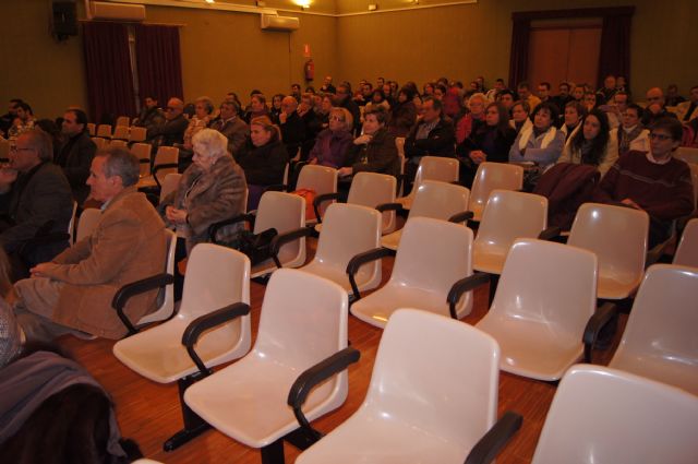 El Gobierno municipal expone a las asociaciones de vecinos y al tejido asociativo local los resultados de la auditoría y las medidas del plan de viabilidad, Foto 3