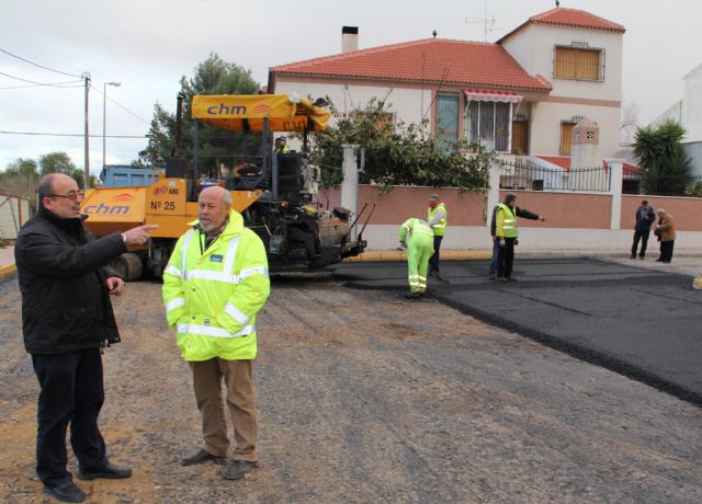 El Ayuntamiento renueva el pavimento en más de 14.000 metros cuadrados de calles del centro urbano y del casco antiguo del municipio - 1, Foto 1