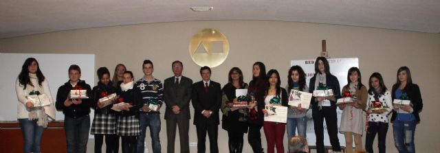 El Alcalde entrega los Premios Ángeles Pascual a las jóvenes promesas de la literatura local - 1, Foto 1