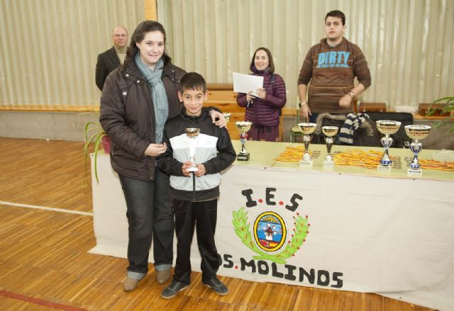 Jóvenes ajedrecistas reciben los premios del VIII Torneo Intercentros - 1, Foto 1