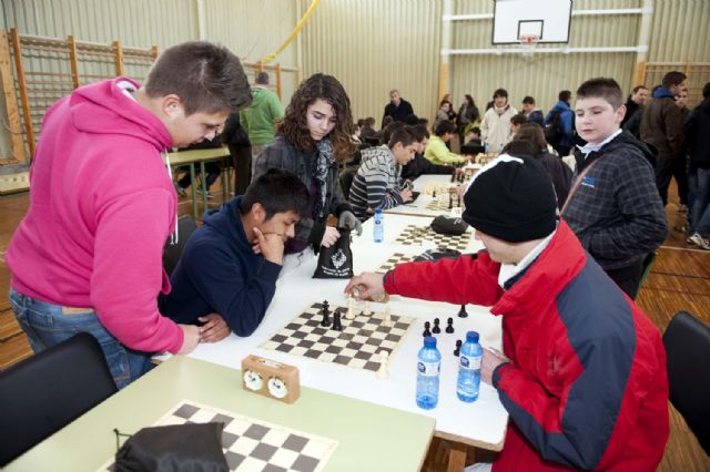 Jóvenes ajedrecistas reciben los premios del VIII Torneo Intercentros - 4, Foto 4