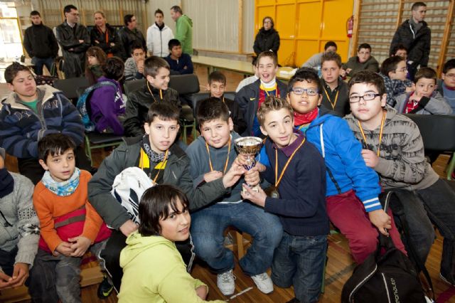 Jóvenes ajedrecistas reciben los premios del VIII Torneo Intercentros - 5, Foto 5