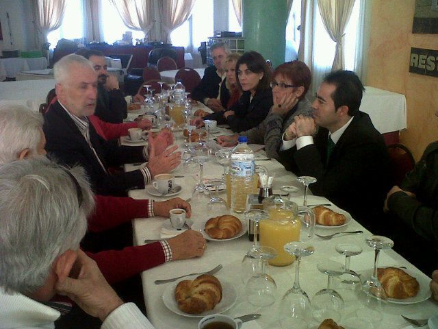 La portavoz socialista en la Asamblea Regional se interesa por las necesidades y demandas de los empresarios y mayores del municipio - 1, Foto 1