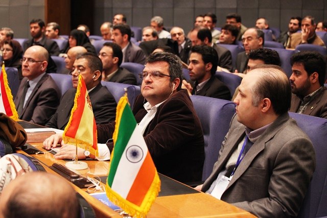 Pedro Martínez Gómez recibió de manos del presidente de la república, Mahmoud Ahmadineyad, el Premio Internacional de Investigación de la Academia de Ciencias de Irán, Foto 1
