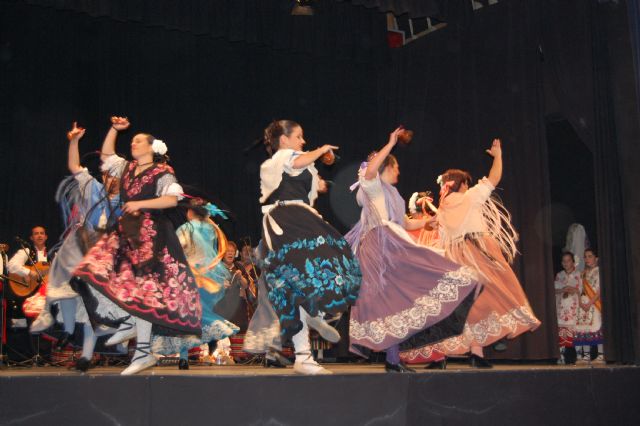 Bailes, música y colorido en la decimocuarta edición del Certamen de Folklore Villa de Blanca - 3, Foto 3