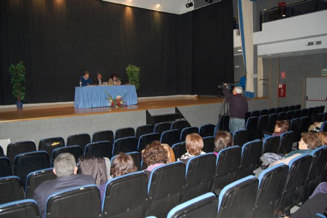 Arte imaginativo y poesía amorosa, oferta cultural en Las Torres de Cotillas - 3, Foto 3