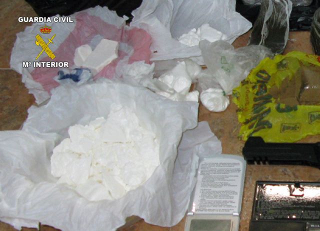 La Guardia Civil desmantela un nuevo punto de venta y distribución de drogas en Mazarrón, Foto 2