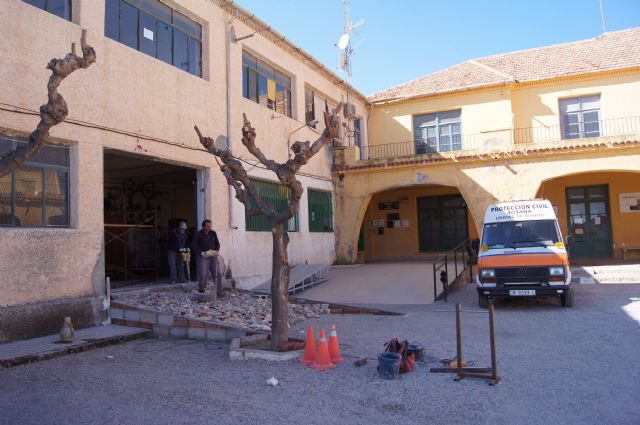 El Ayuntamiento cede al Ministerio del Interior unas dependencias en el Instituto Viejo para el traslado provisional del Cuartel de la Guardia Civil, Foto 1