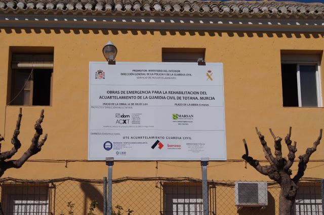El Ayuntamiento cede al Ministerio del Interior unas dependencias en el Instituto Viejo para el traslado provisional del Cuartel de la Guardia Civil, Foto 2