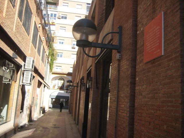 El Alcalde inaugura la primera de las placas que recordarán lugares y edificios históricos, personajes, hechos insólitos y leyendas de la ciudad - 3, Foto 3