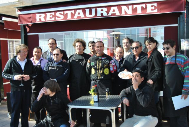 Los comerciantes de La Ribera Centro Abierto aprenden a cortar jamón con el campeón de España - 1, Foto 1