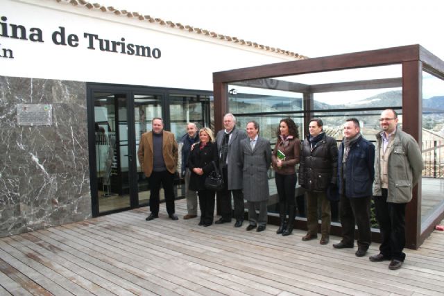El Taller de Empleo dinamiza la Vía Verde y ayuda a la inserción laboral, según el director del SEF - 2, Foto 2