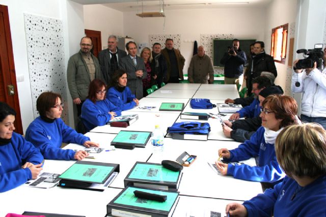 El Taller de Empleo dinamiza la Vía Verde y ayuda a la inserción laboral, según el director del SEF - 4, Foto 4