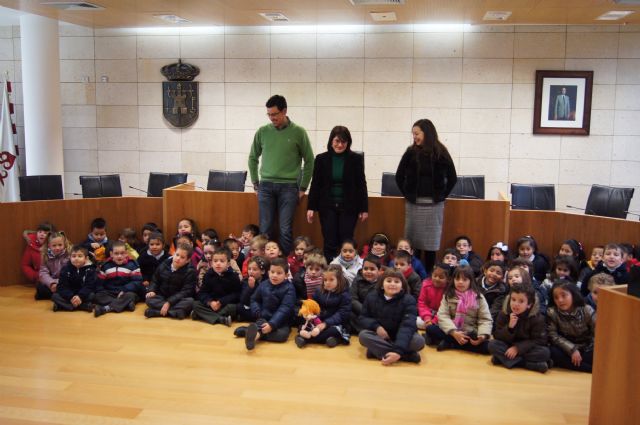 Alumnos de Educación Infantil del Colegio La Milagrosa visitan el ayuntamiento, Foto 1