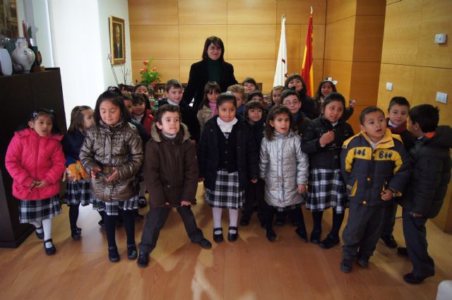 Students of the College of Early Childhood Education "La Milagrosa" visit the town hall, Foto 2