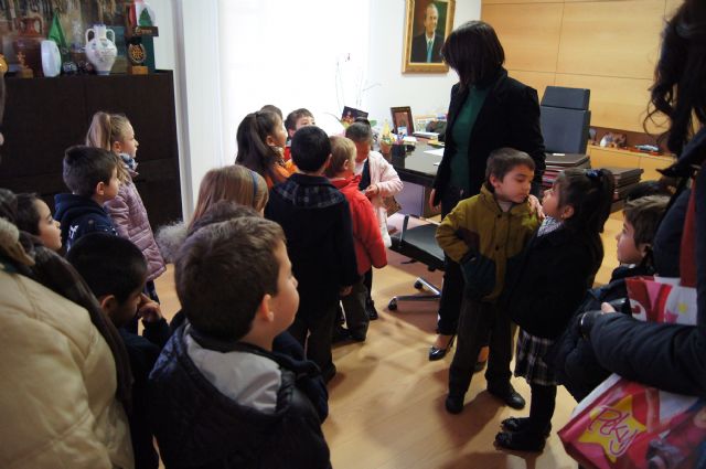 Students of the College of Early Childhood Education "La Milagrosa" visit the town hall, Foto 3