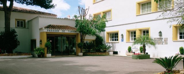 IU pregunta al Gobierno cómo abordará el futuro del parador de Puerto Lumbreras - 1, Foto 1