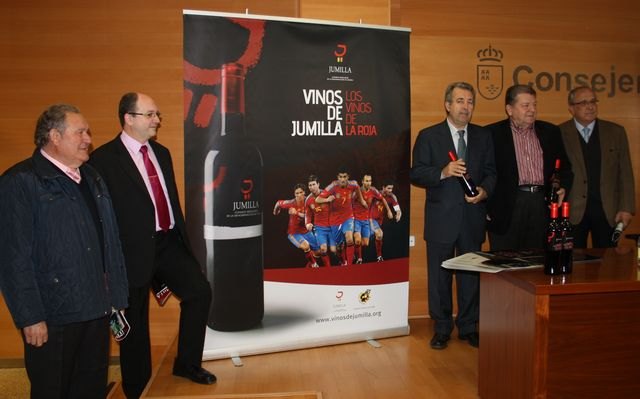 La Denominación de Origen Jumilla embotellará y comercializará un vino Monastrell como producto oficial de la Federación Española de Fútbol - 1, Foto 1