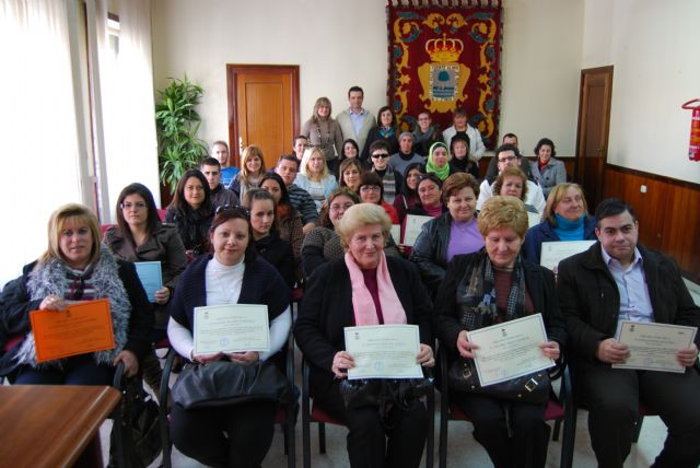 Los vecinos de Fuente Álamo amplían su formación con la realización de cursos y talleres gratuitos - 2, Foto 2